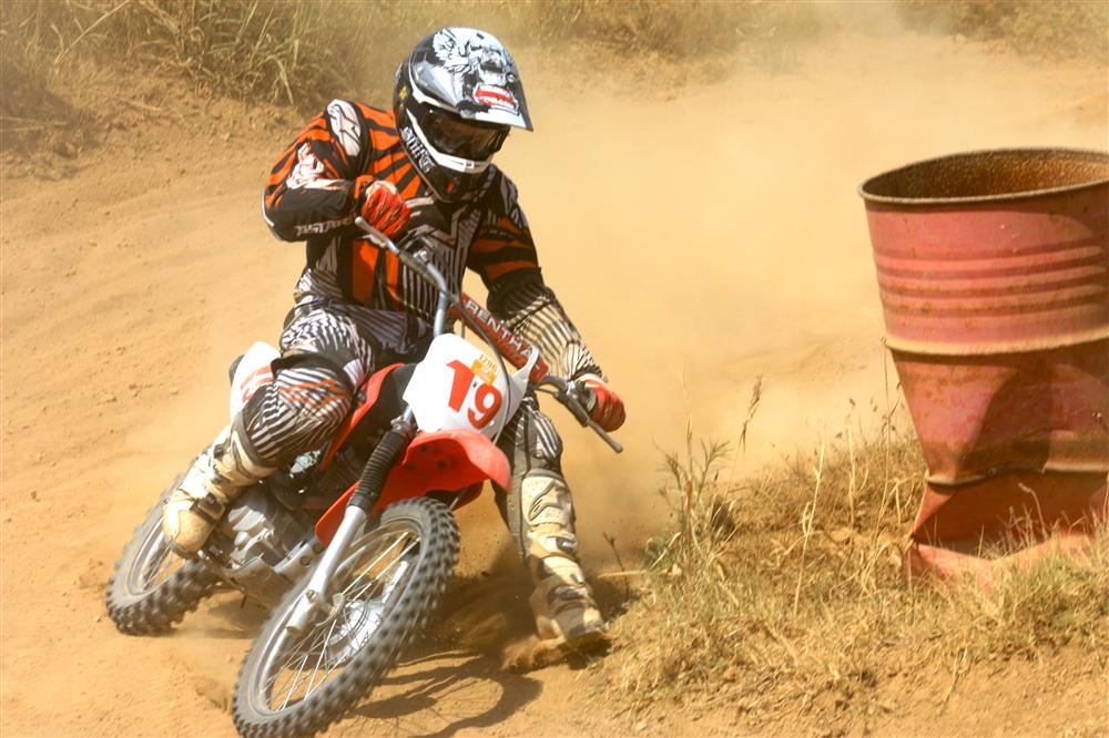 Gabri Rodrigo #19 dirt-track