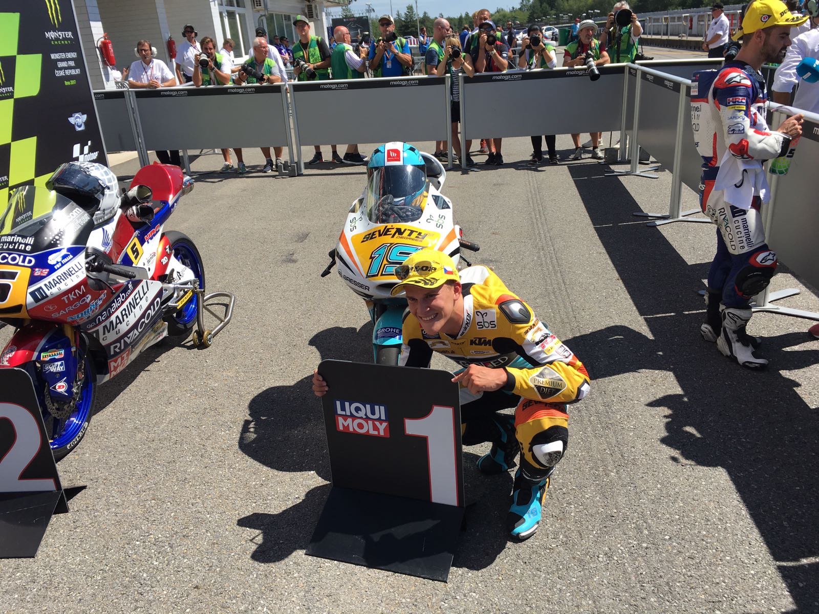 Qualifying - Pole Position11. Qualifying - Pole Position