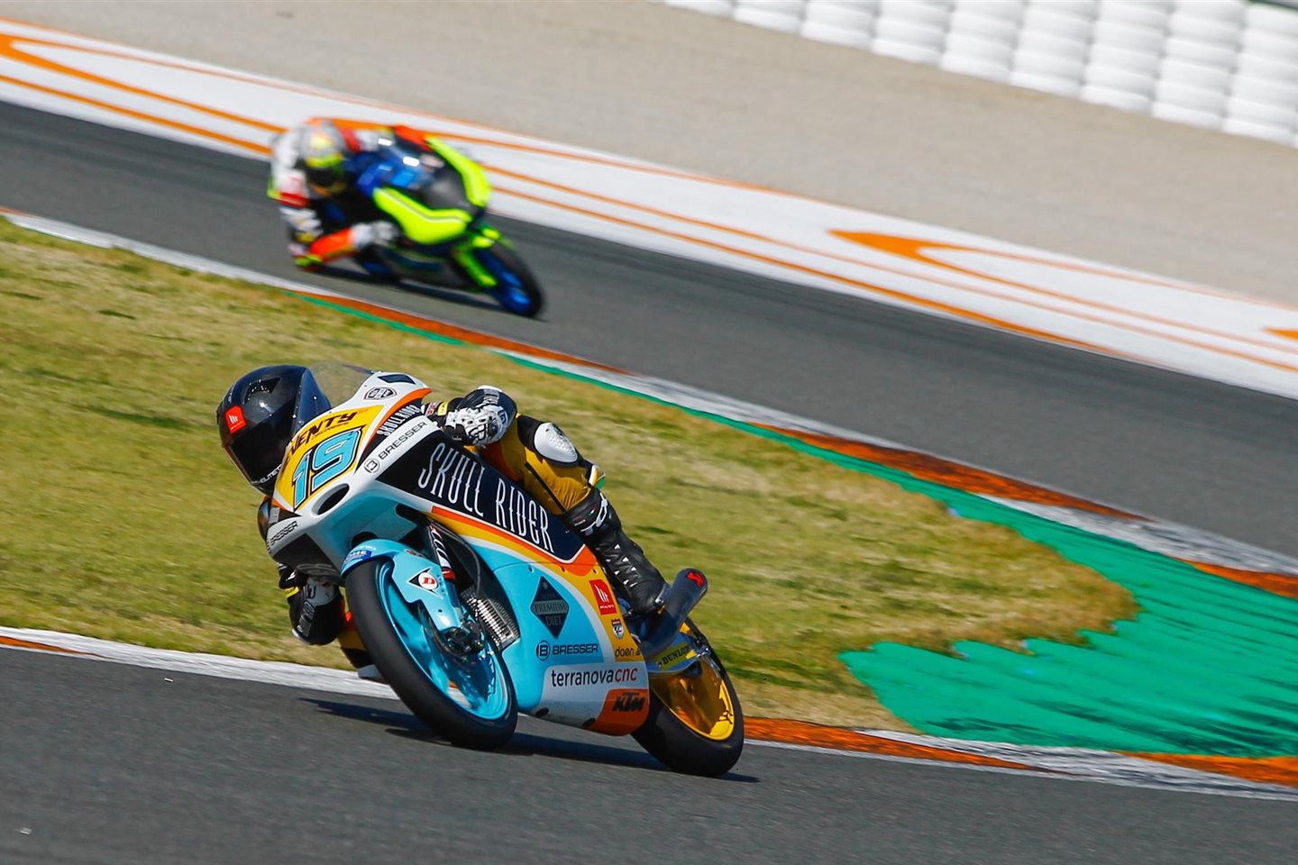 Condiciones variadas con conclusiones positivas