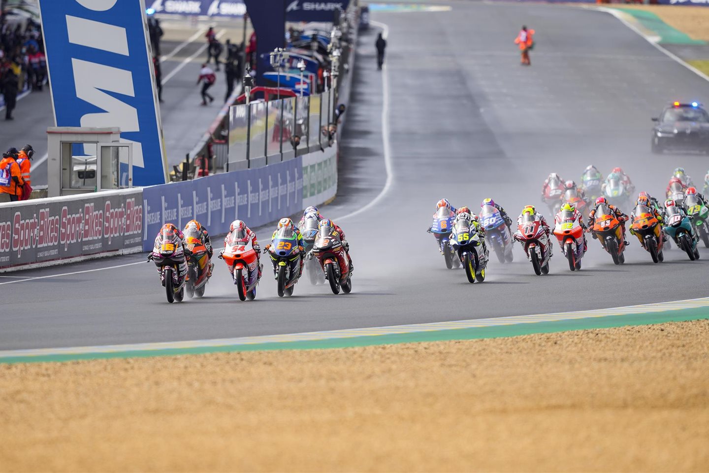 Le Mans en mojado no perdona